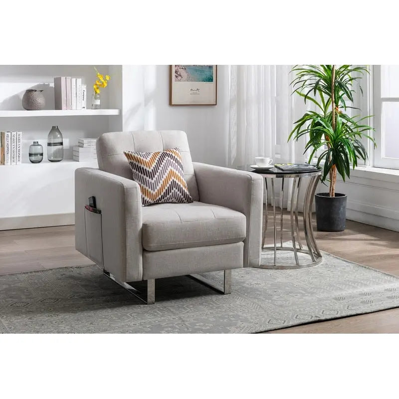 Sillón de tela de lino con patas de metal, bolsillos laterales y cojín