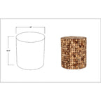 Mesa auxiliar redonda con mosaico de cáscara de coco de