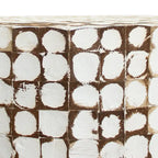 Mesa auxiliar redonda con mosaico de cáscara de coco de