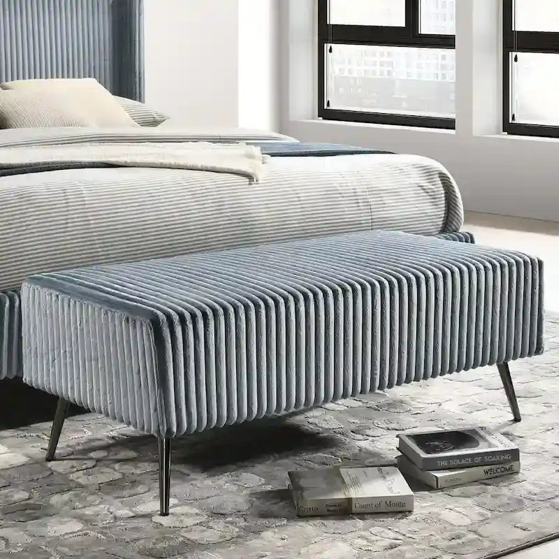 Cama tapizada con paneles de pana ancha Mavela con 2 mesitas de noche y banco, azul