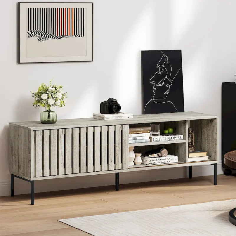 Mueble para TV de 64 pulgadas, puertas corredizas ahuecadas, centro de entretenimiento con estantes ajustables, consola de TV - 64 pulgadas de largo x 15.4 pulgadas de ancho x 22.5 pulgadas de alto